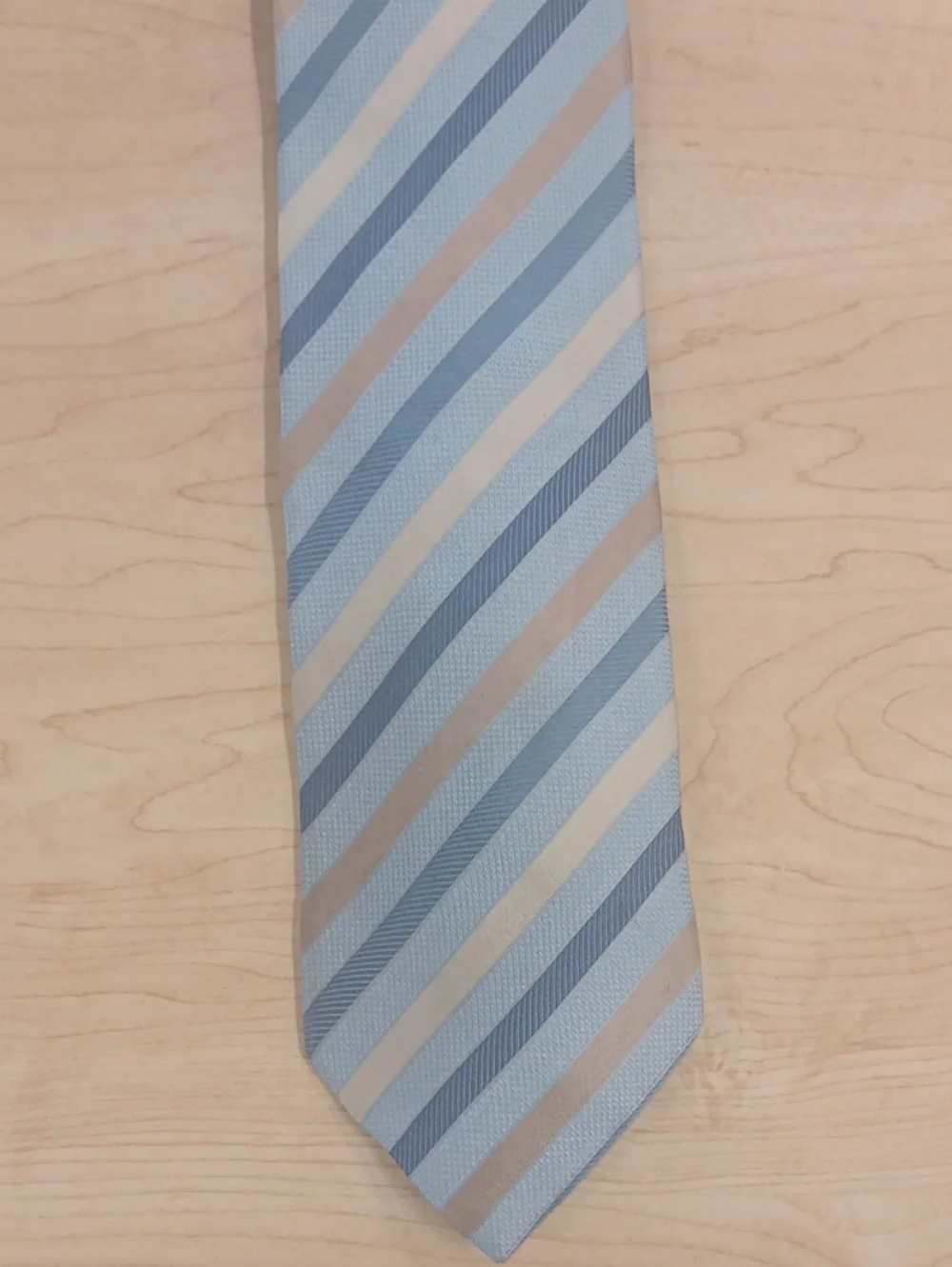 Giorgio Armani Blue and Silver Diagonal Stripe Tie